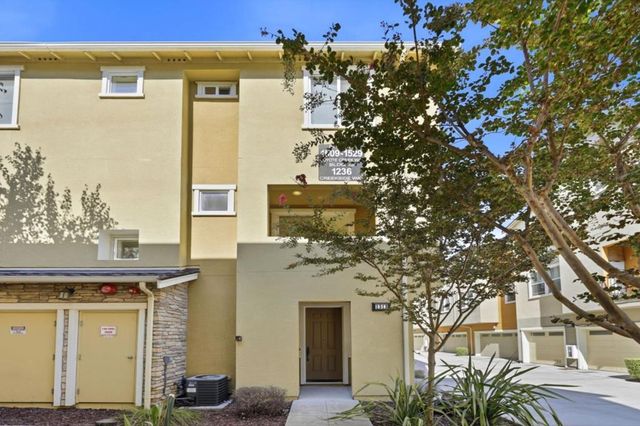 1513 Coyote Creek Way, Milpitas