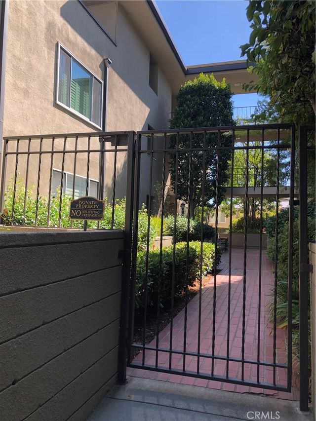 380 S Orange Grove Bl # 8, Pasadena
