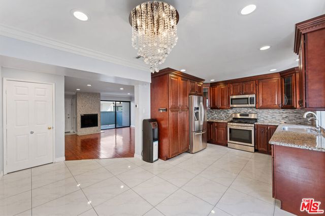 7869 Ventura Canyon Avenue # 306, Panorama City