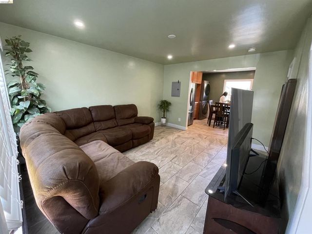 18 W Chanslor Ct, Richmond