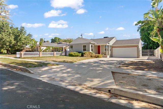 8944 Darby Avenue, Northridge