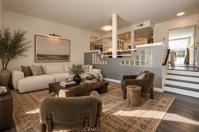 23401 Park Sorrento # 3, Calabasas
