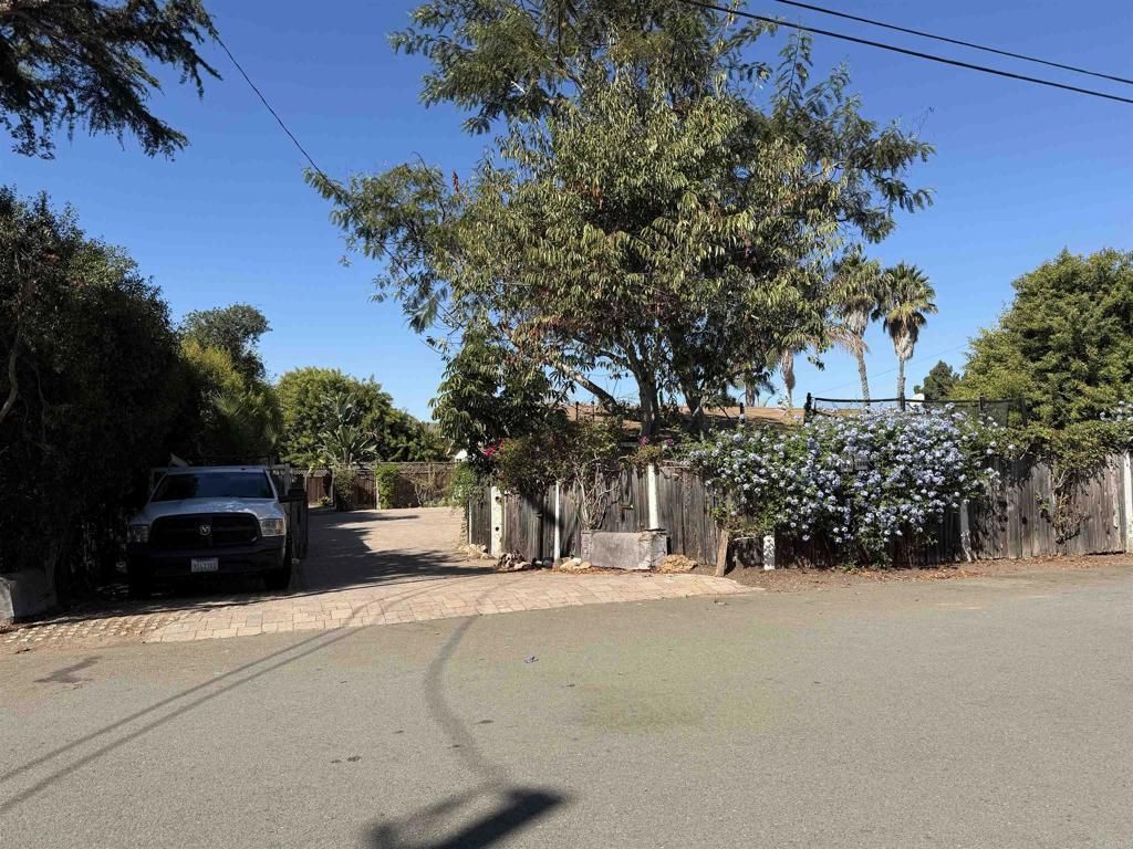 1040 1042 Golden Road, Encinitas