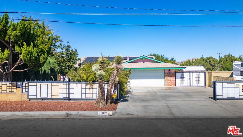 4017 W Avenue L4, Lancaster