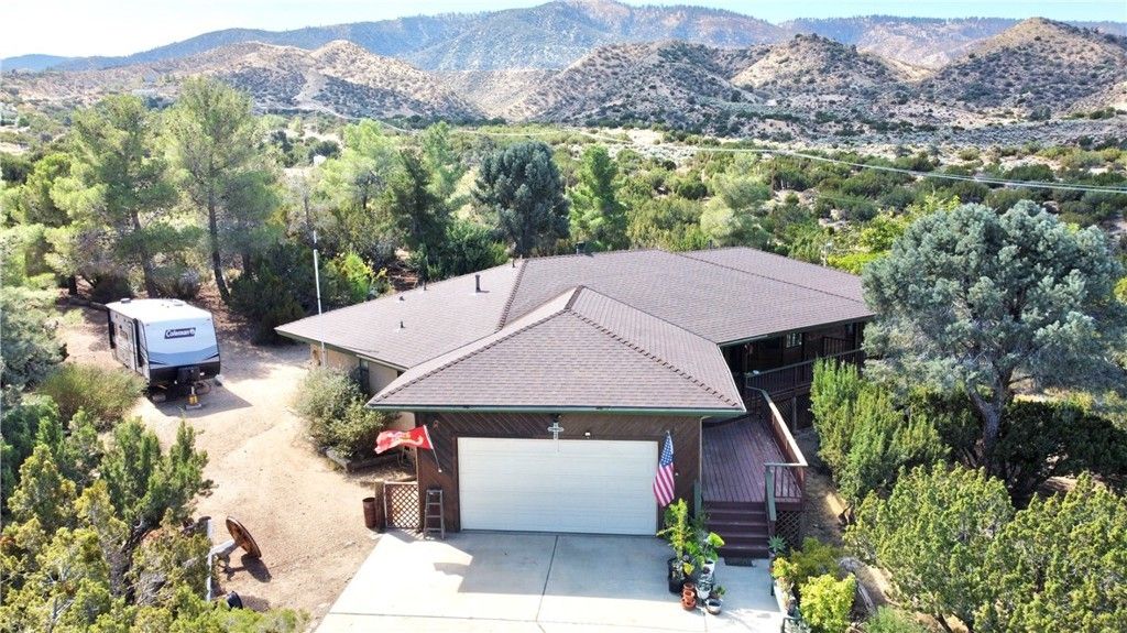 945 Nielson Road, Pinon Hills
