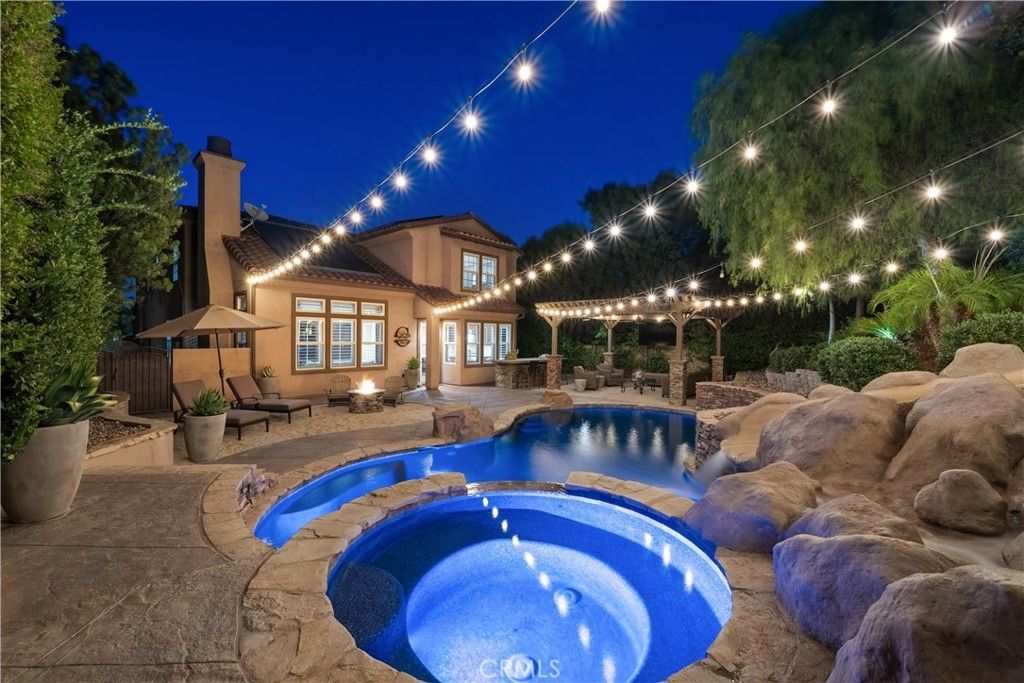 25638 Elmwood Lane, Valencia