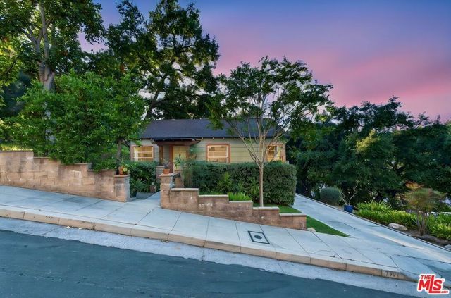 1601 Nolden Street, Los Angeles