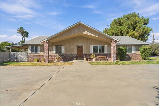 2143 W Linda Vista Avenue, Porterville