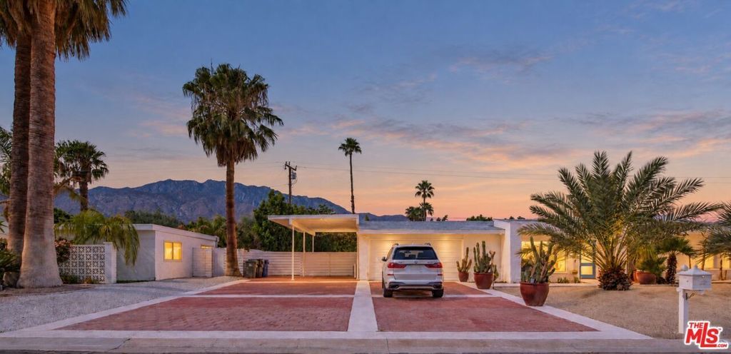 2303 N Magnolia Road, Palm Springs