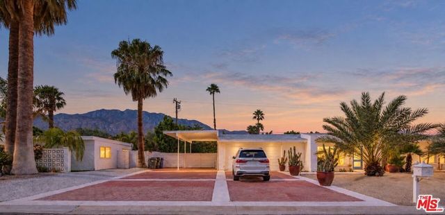 2303 N Magnolia Road, Palm Springs