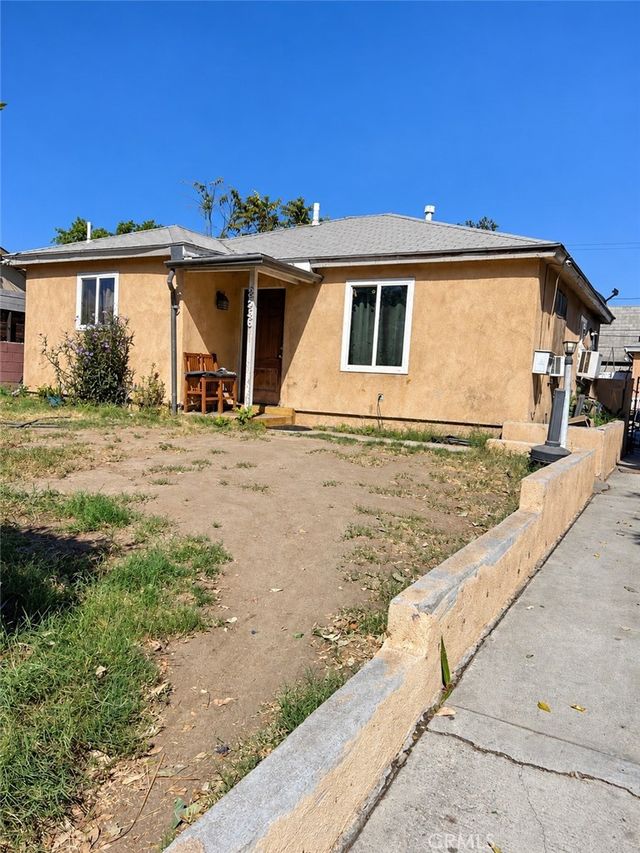 8536 Cayuga Avenue, Sun Valley