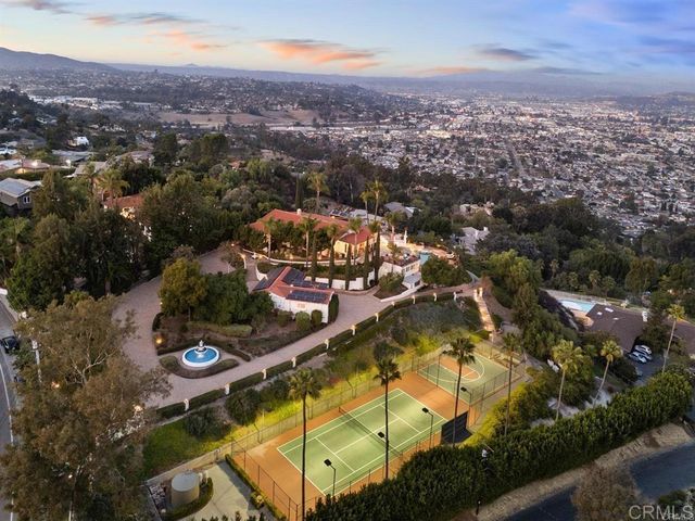 10310 12 Fuerte Drive, La Mesa