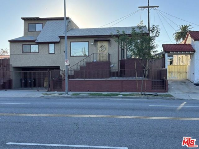 8117 S Normandie Avenue, Los Angeles