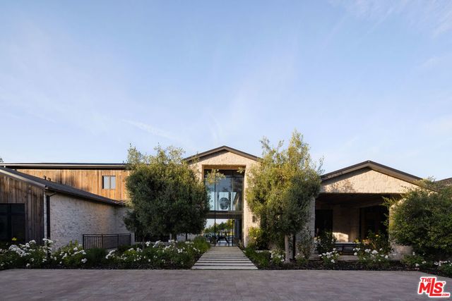 24255 Bridle Trail Road, Hidden Hills