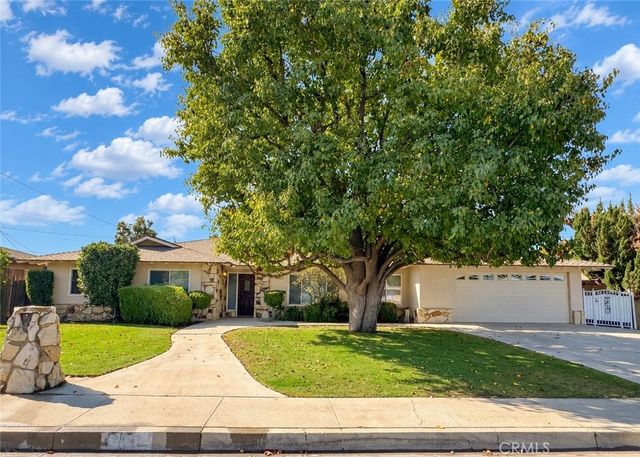 3709 Christmas Tree Lane, Bakersfield