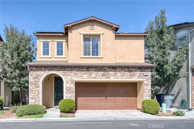 5438 W Santa Barbara, Fresno