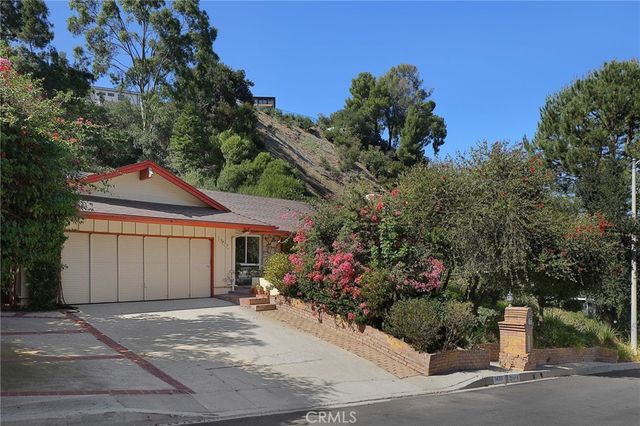 3433 Green Vista Drive, Encino