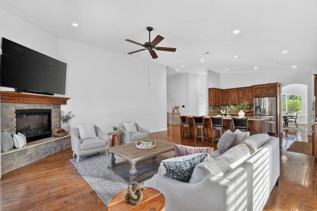 20 Tyler Court, Hollister
