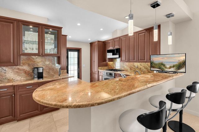229 Desert Falls Drive E, Palm Desert