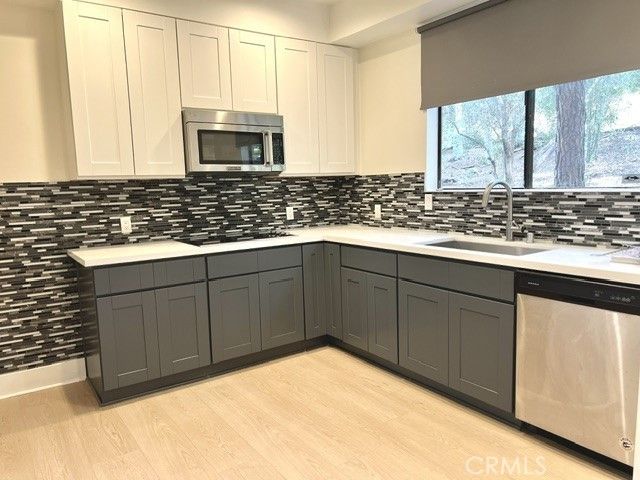 3480 Barham # 124, Los Angeles