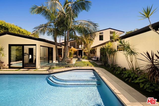 2110 Westridge Road, Los Angeles