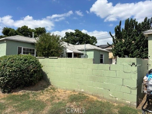 424 Ward Avenue S, Compton