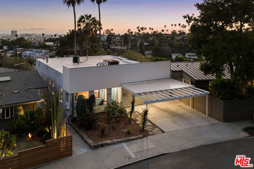 1642 Elevado Street, Los Angeles