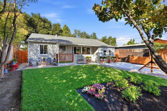 215 Newbridge Street, Menlo Park