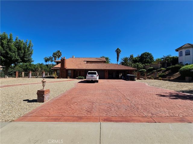 2073 Gainsborough, Riverside