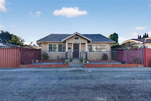 1135 Larch, Inglewood