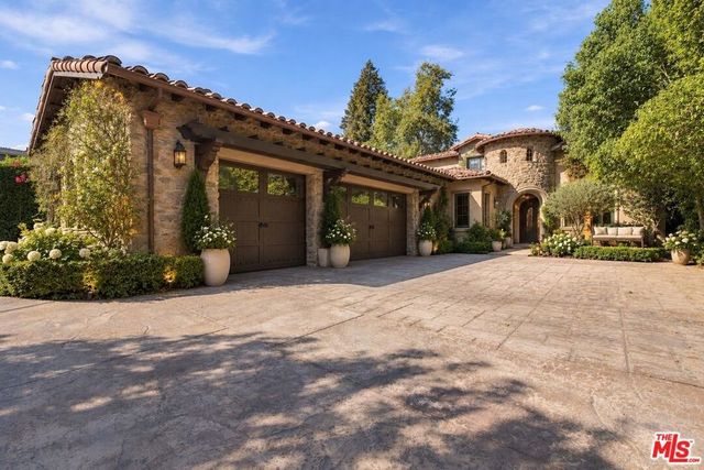 4835 Oak Park Avenue, Encino