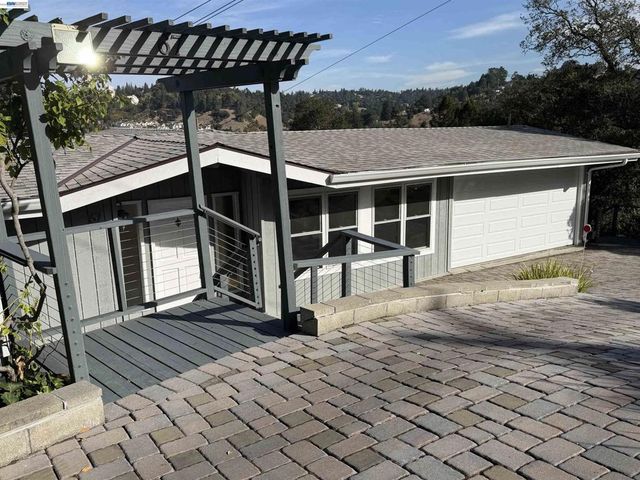 67 Barbara Rd, Orinda