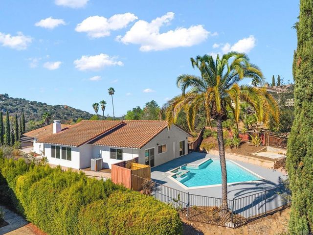 10236 Lake Meadow Lane, Escondido
