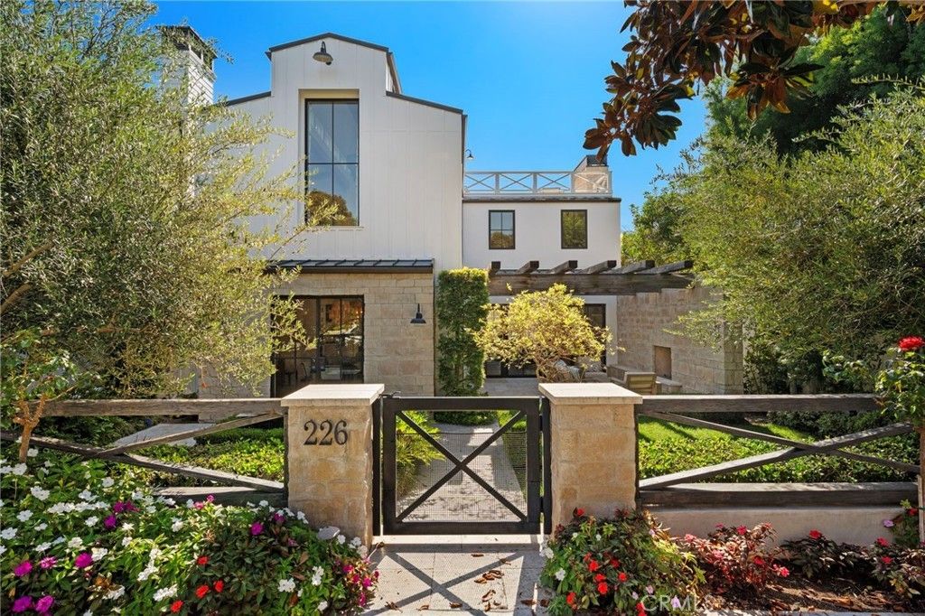 226 Poinsettia Avenue, Corona Del Mar