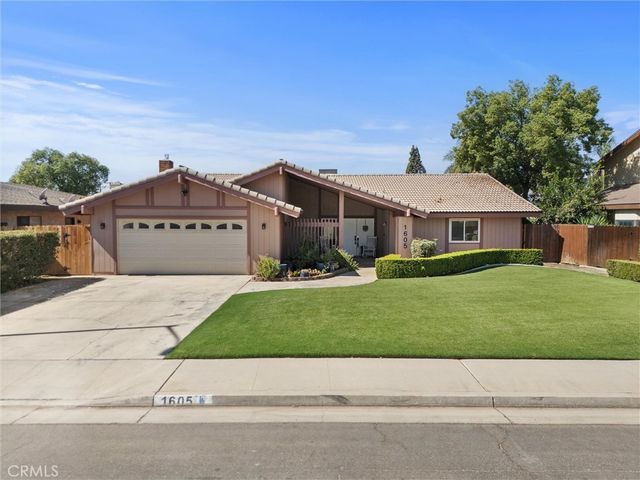 1605 Westbourne Way, Bakersfield