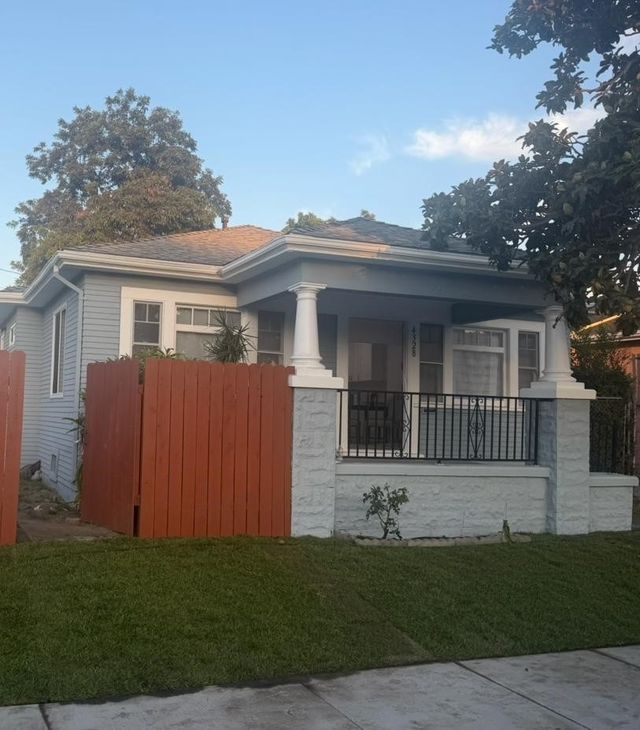 4328 Brighton Avenue, Los Angeles