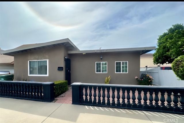 3437 Caspian, Long Beach