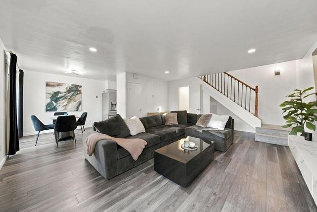 6516 Omega, San Diego