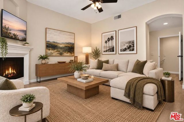 11112 La Maida Street # 14, North Hollywood