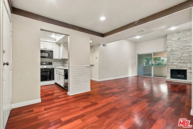 7800 Topanga Canyon Boulevard # 322, Canoga Park