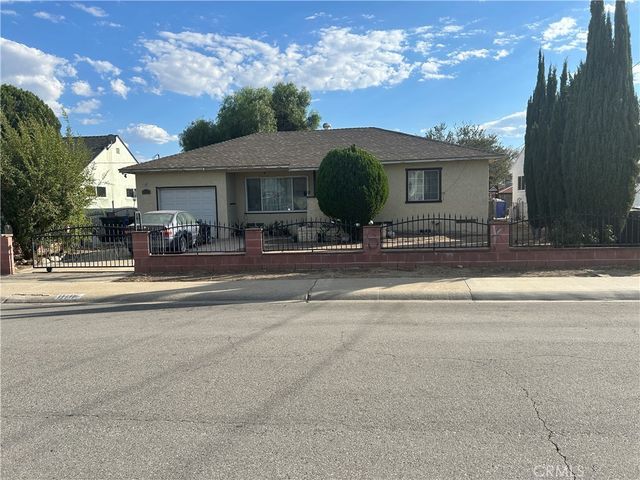 17137 Seville, Fontana