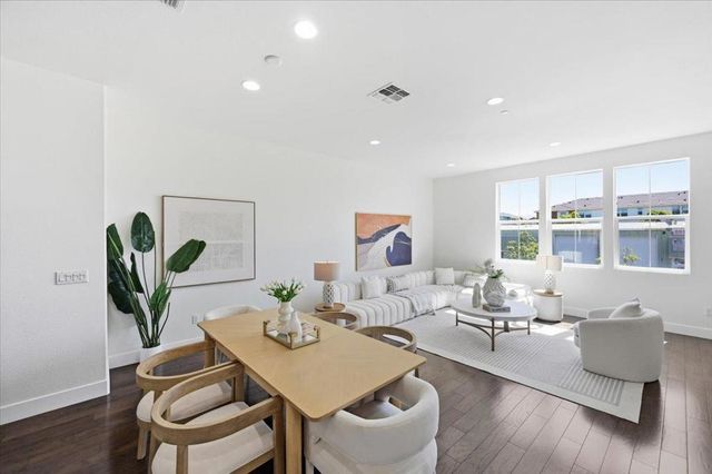 37818 Taro Terrace, Newark