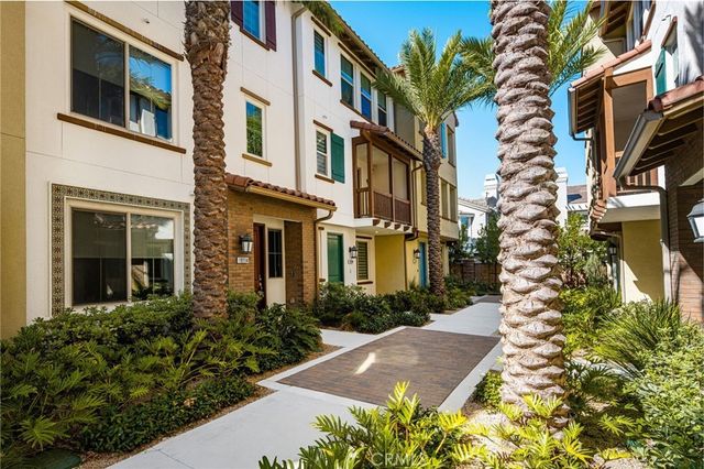 19114 Azul, Huntington Beach