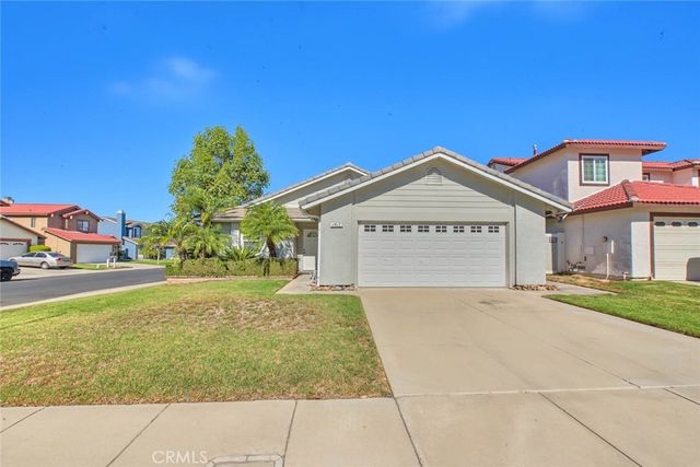1417 Fox Run, Corona