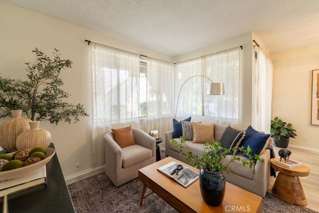 16211 Downey # 92, Paramount