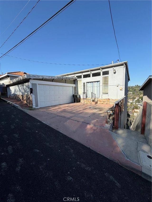 143 Palatine, Alhambra