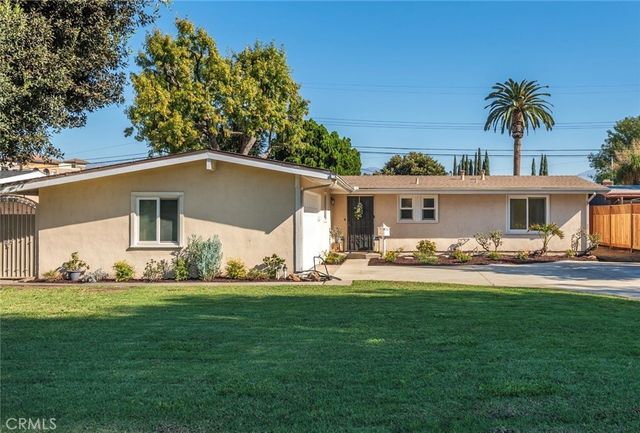 1049 E Walnut Creek Parkway, West Covina
