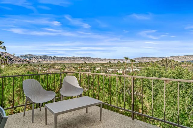 2002 Southridge Drive, Palm Springs