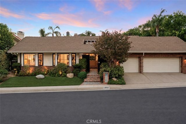 5959 Woodland View Drive, Woodland Hills