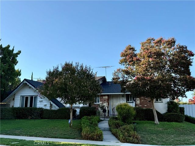 20701 Stagg, Canoga Park